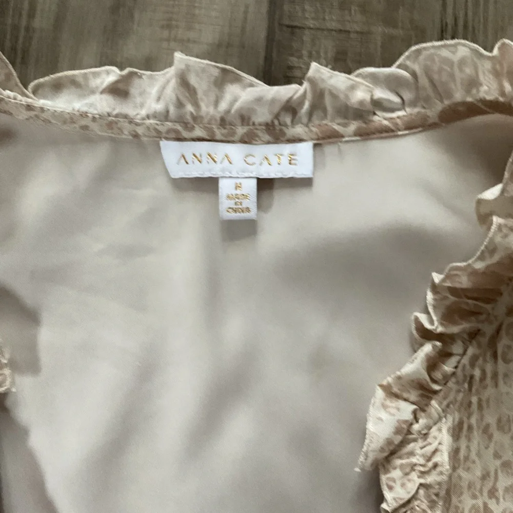 Anna Cate Croc Print Blouse M Puff Sleeve Tan - Picture 3 of 7